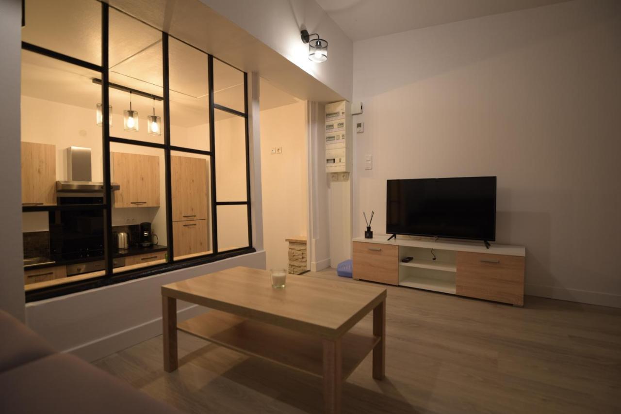 Cosy Appartement Hyper Centre Ville Avec Cour + Patio โอแซร์ ภายนอก รูปภาพ